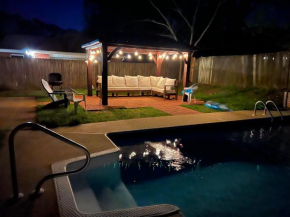 Relaxing Oasis with Pool Gazebo in Family-Friendly Neighborhood
